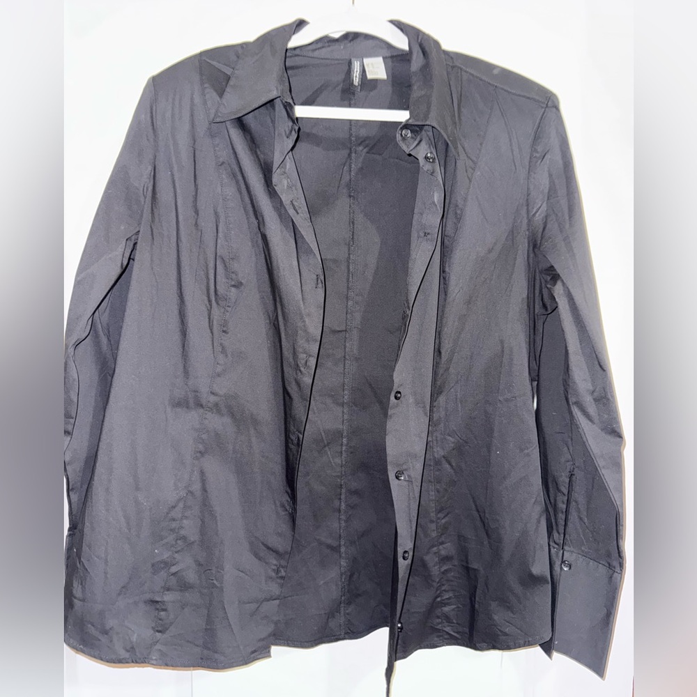 ⭐️H&M Classic Black Button Down Shirt